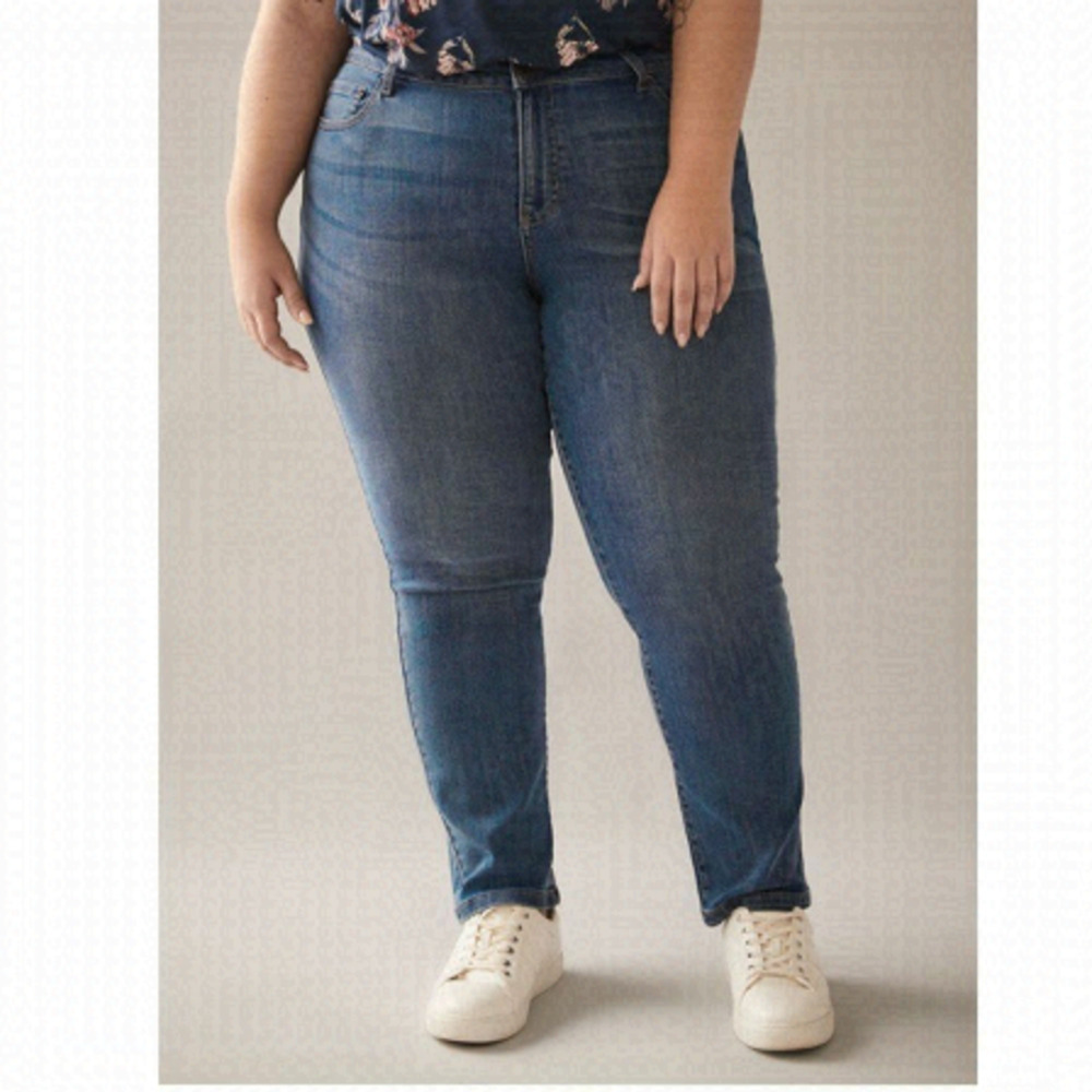 𝅺Pennington’s Straight Leg Blue  Jean - d/C JEANS Size 16